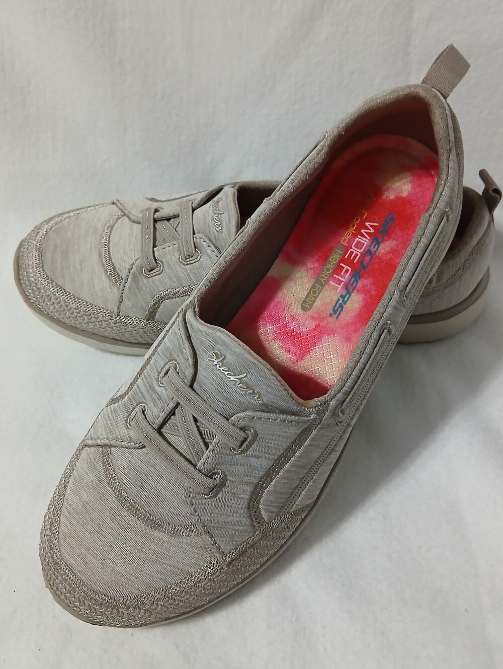Skechers Women's Beige/Tan Slip-On Moccasin Sneaker Size 8.5 - Picture 11 of 14
